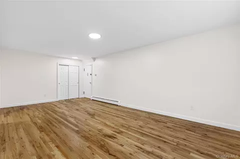 Living - 2 Woods End Cir #L, Peekskill, NY 10566 photo 2 of 5