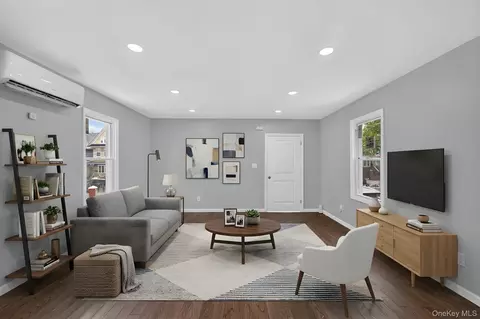 10513 133rd St, South Richmond Hill, NY 11419
