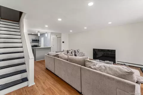 534 Warwick St, Brooklyn, NY 11207