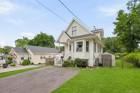 31 Schreiber St, Orangetown, NY 10983
