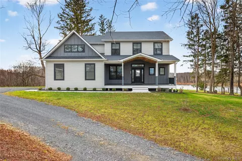 2 Lakeside Ct, Minisink, NY 10998