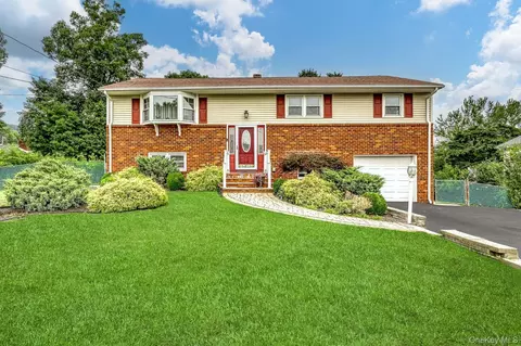 55 Maple Dr, Stony Point, NY 10980