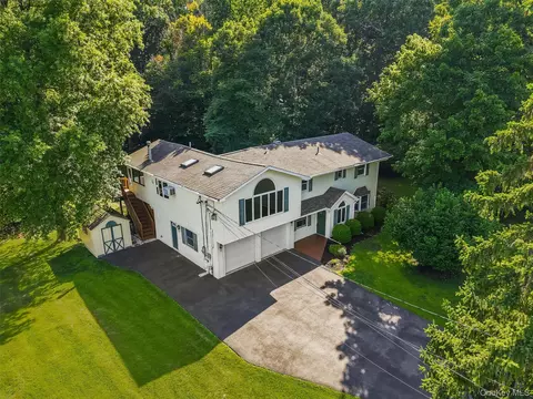 143 Pineview Ave, Clarkstown, NY 10954