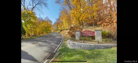200 High Point Dr #8, Greenburgh, NY 10530