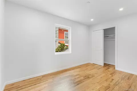 Bedroom - 3439 Grace Ave, New York, NY 10469 photo 4 of 6