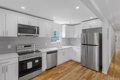 Entry Way - 3439 Grace Ave, New York, NY 10469 photo 1 of 4