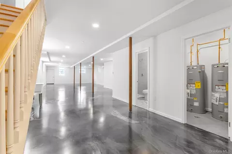 Entry Way - 3439 Grace Ave, New York, NY 10469 photo 4 of 4