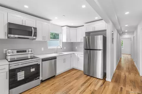 Entry Way - 3439 Grace Ave, New York, NY 10469 photo 2 of 4