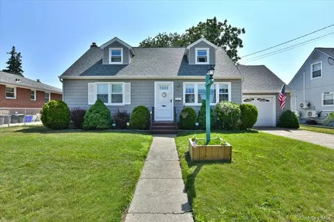 145 Benedict Ave, Valley Stream, NY 11580