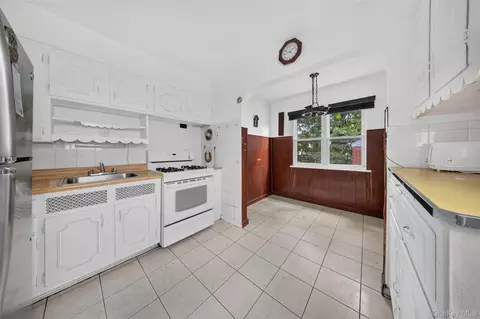 Kitchen - 163-07 21st Ave, New York, NY 11357 photo 1 of 2