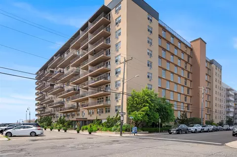 25 Neptune Blvd #6F, Long Beach, NY 11561