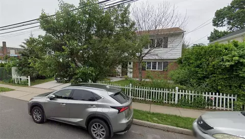214 Park Ave, North Hempstead, NY 11040