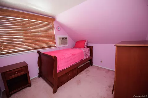 Bedroom - 20 Riverview Ct, Ossining, NY 10562 photo 2 of 4