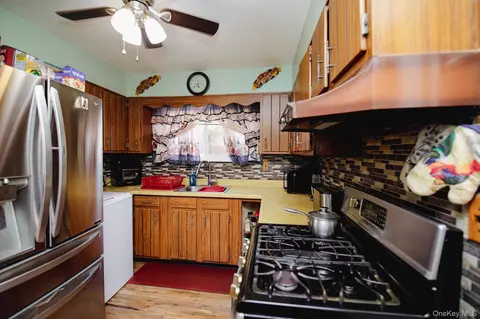 Entry Way - 20 Riverview Ct, Ossining, NY 10562 photo 1 of 1