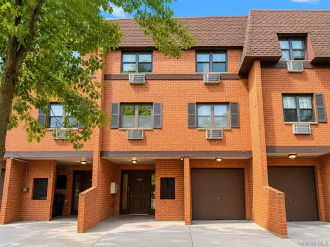 219-36 64th Ave, Oakland Gardens, NY 11364