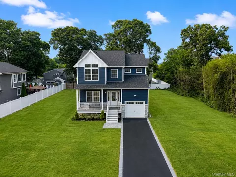 Exterior - 7 Edgewater Dr, Mastic Beach, NY 11951 photo 4 of 8