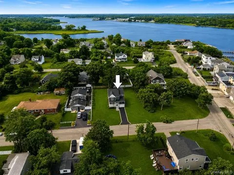 View/Area - 7 Edgewater Dr, Mastic Beach, NY 11951 photo 7 of 9