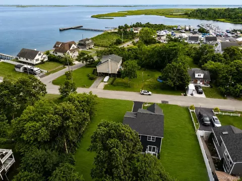 View/Area - 7 Edgewater Dr, Mastic Beach, NY 11951 photo 6 of 9