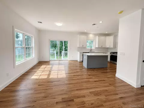 Living - 7 Edgewater Dr, Mastic Beach, NY 11951 photo 3 of 8