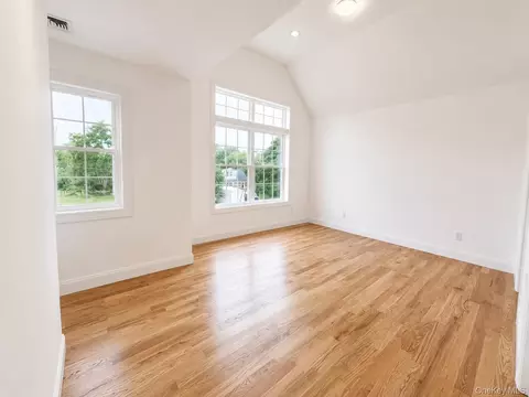 Bedroom - 7 Edgewater Dr, Mastic Beach, NY 11951 photo 1 of 5