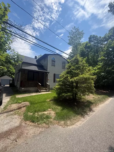 235 Mount Vernon Ave, Medford, NY 11763