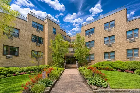 5 Schenck #1LL, North Hempstead, NY 11021