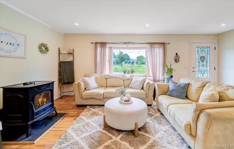 Living - 17 Brian Rd, Wappingers Falls, NY 12590 photo 3 of 4