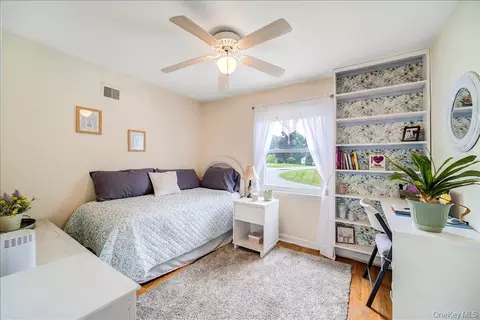 Bedroom - 17 Brian Rd, Wappingers Falls, NY 12590 photo 4 of 7