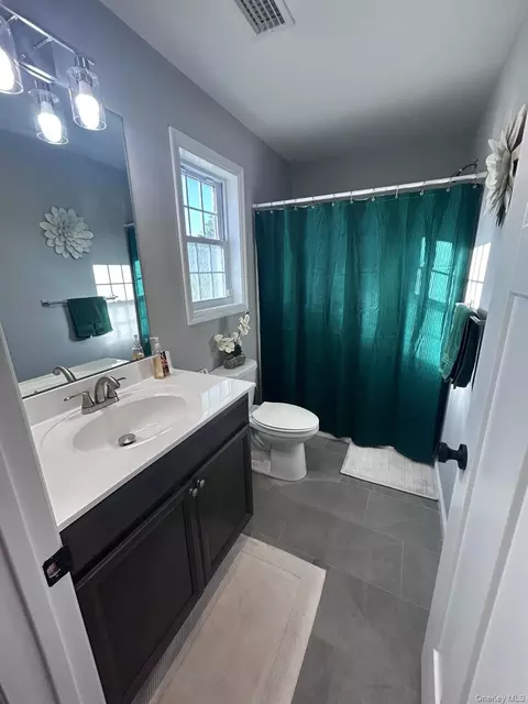 Bath - 82 River Glen Rd, Shawangunk, NY 12589 photo 4 of 4