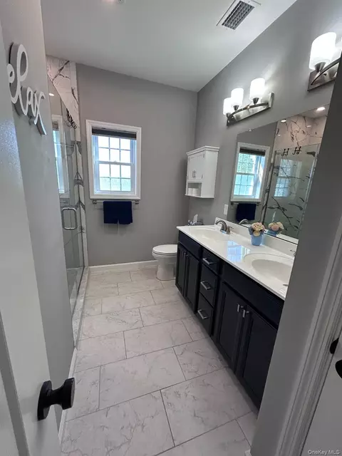 Bath - 82 River Glen Rd, Shawangunk, NY 12589 photo 2 of 4