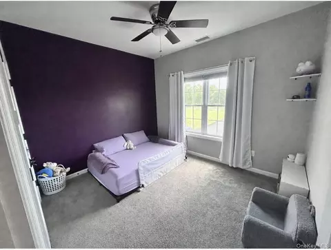 Bedroom - 82 River Glen Rd, Shawangunk, NY 12589 photo 3 of 5
