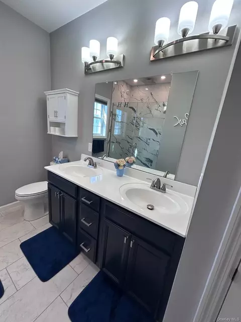Bath - 82 River Glen Rd, Shawangunk, NY 12589 photo 1 of 4