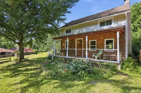877 Samsonville Rd, Rochester, NY 12446