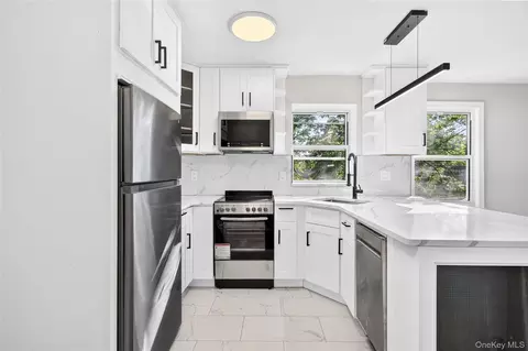 2 Soundview Ave #A2G, White Plains, NY 10606