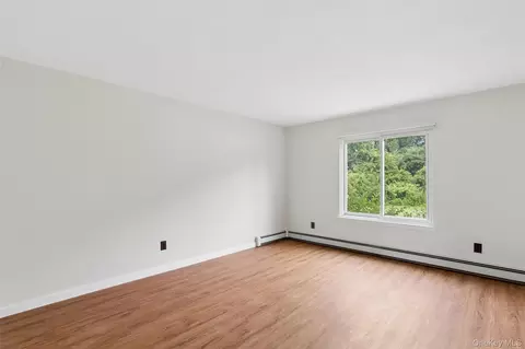 Living - 98 Constable Dr, Riverhead, NY 11901 photo 6 of 6