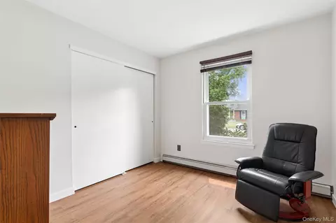 Bedroom - 98 Constable Dr, Riverhead, NY 11901 photo 3 of 3