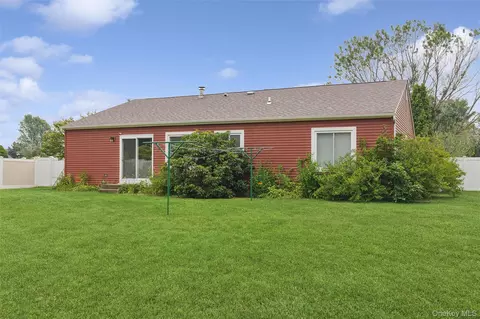 Exterior - 98 Constable Dr, Riverhead, NY 11901 photo 4 of 4