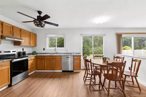 Kitchen - 98 Constable Dr, Riverhead, NY 11901 photo 2 of 3