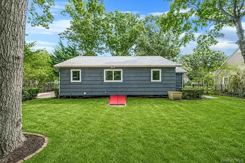 Exterior - 194 Phyllis Dr, Patchogue, NY 11772 photo 3 of 7