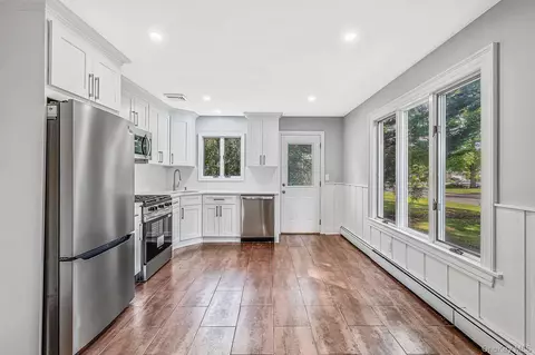 Entry Way - 194 Phyllis Dr, Patchogue, NY 11772 photo 1 of 1