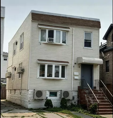 723 124th St, College Point, NY 11356