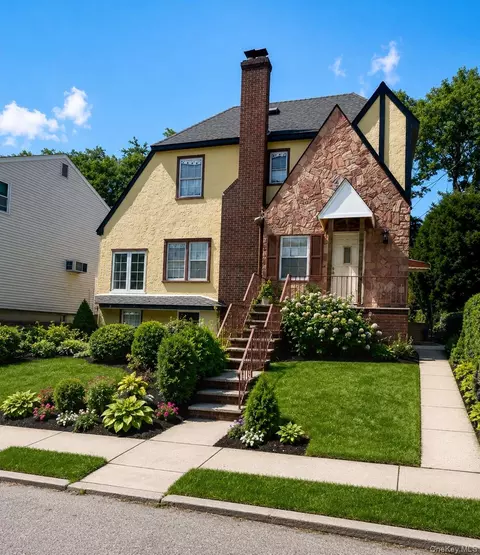 51 Bainton St, Yonkers, NY 10704