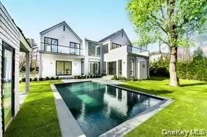 66 Hillside Dr E, Sag Harbor, NY 11963