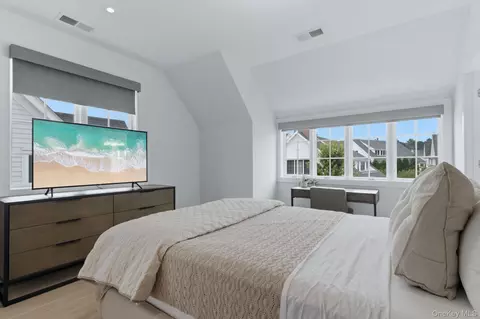 Bedroom - 4 Primrose Ln, Rye Brook, NY 10573 photo 5 of 5