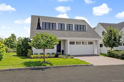 Exterior - 4 Primrose Ln, Rye Brook, NY 10573 photo 2 of 8