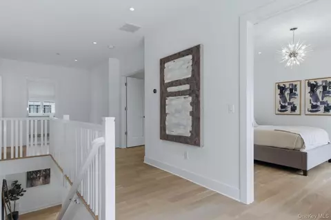 Entry Way - 4 Primrose Ln, Rye Brook, NY 10573 photo 3 of 3