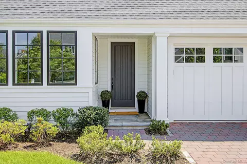 Exterior - 4 Primrose Ln, Rye Brook, NY 10573 photo 3 of 8