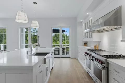 Kitchen - 4 Primrose Ln, Rye Brook, NY 10573 photo 3 of 4