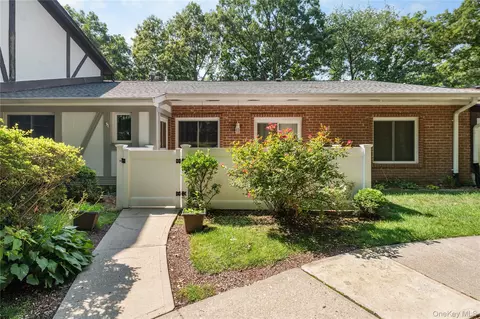 26 Birchwood Rd, Medford, NY 11763