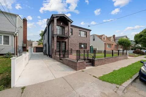 14027 247th St, New York, NY 11422